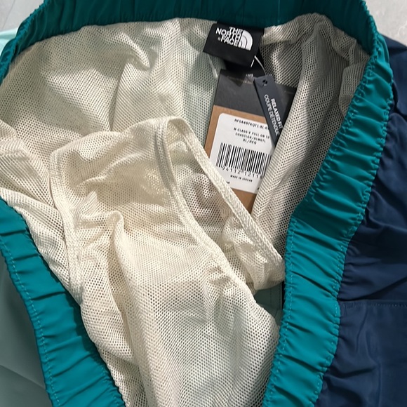 The North Face Men's V-Type Swimsuit Size XL - Picture 9 of 9